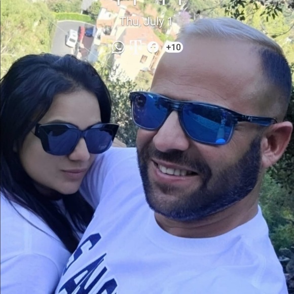 Meet your Posher, Sandy - Picture 1 of 1